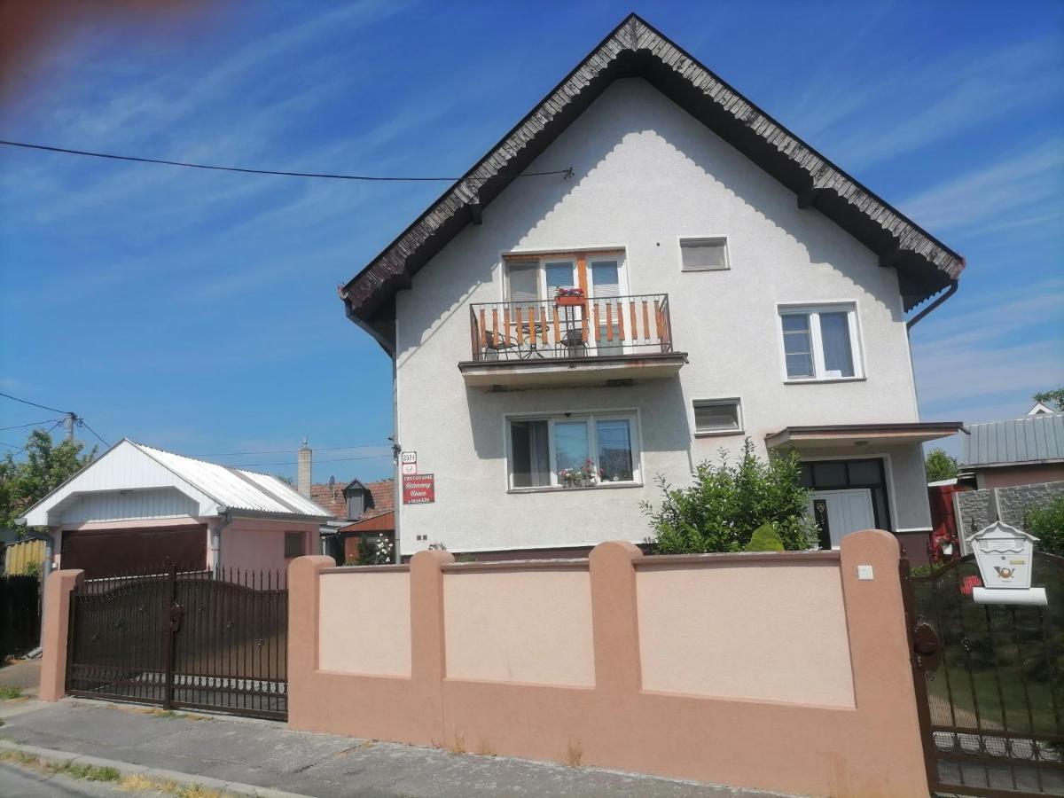 Ubytovanie Harmony House Hotel Velky Meder Exterior photo